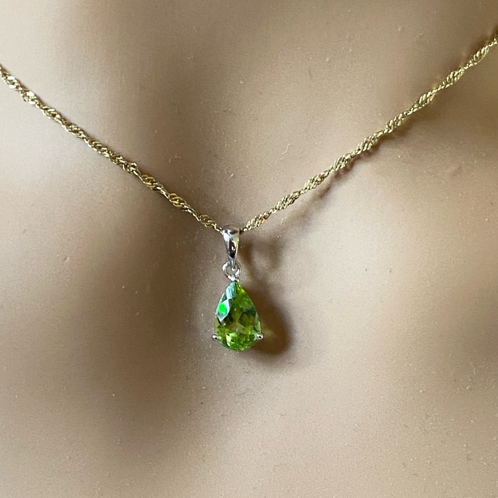 L-2 -Gorgeous solid 14k set natural vivid green pear shape peridot pendant